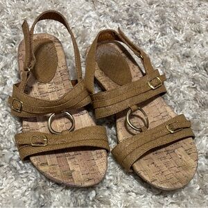 Jaclyn Smith Tan Sandals